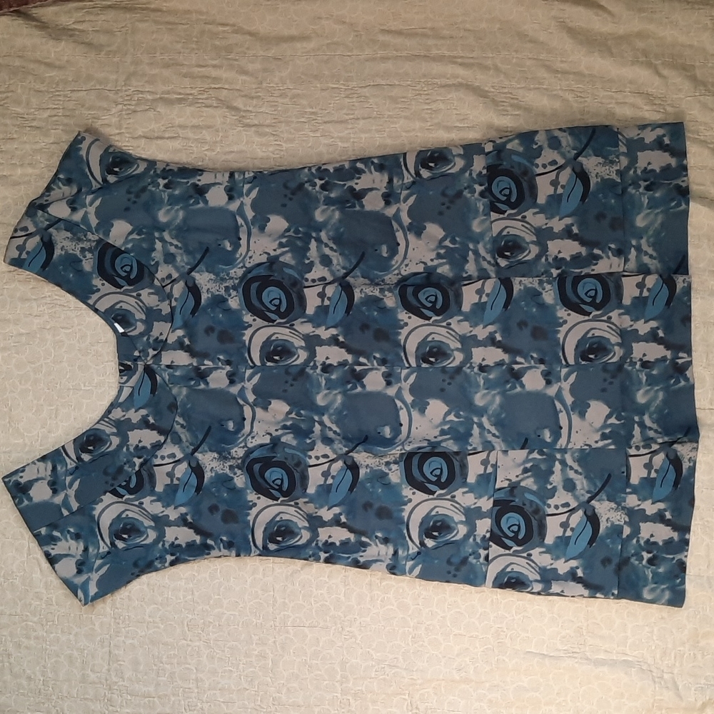 Kensie floral turquoise black grey smock style short sleeve blouse, M